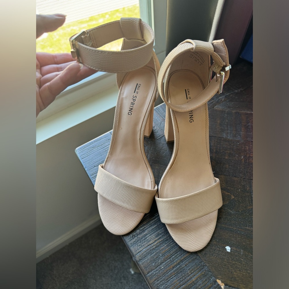 Call it Spring sandals 👡 - Picture 8 of 9